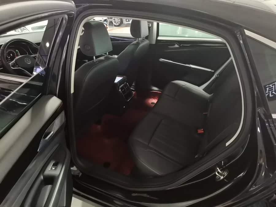 Volkswagen Passat 2023, фото 17
