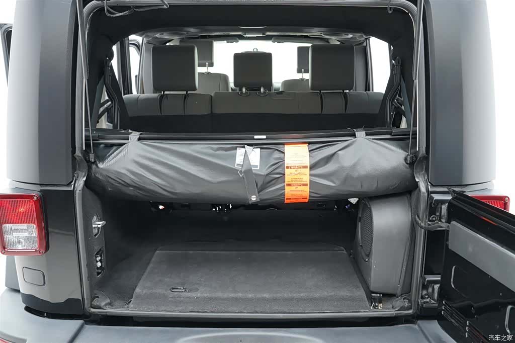 Jeep Wrangler, 2010 29