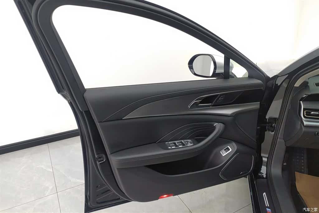 Hongqi H5, 2024 7