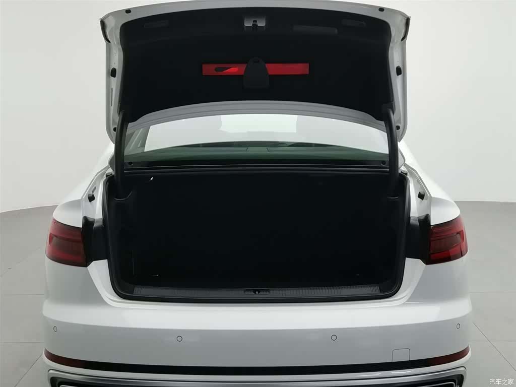 Audi A4L, 2019 16