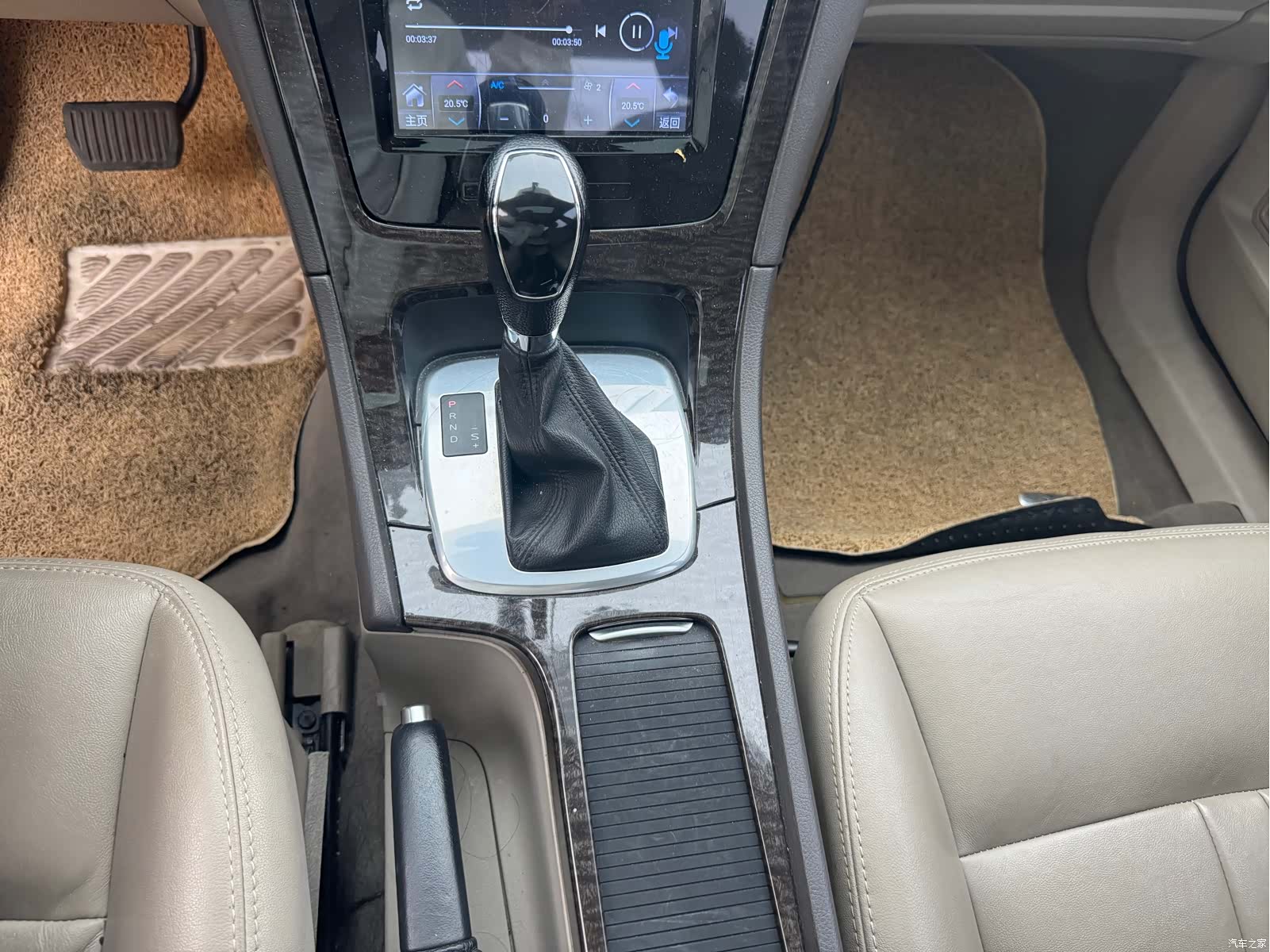 Ford Mondeo, 2013 18