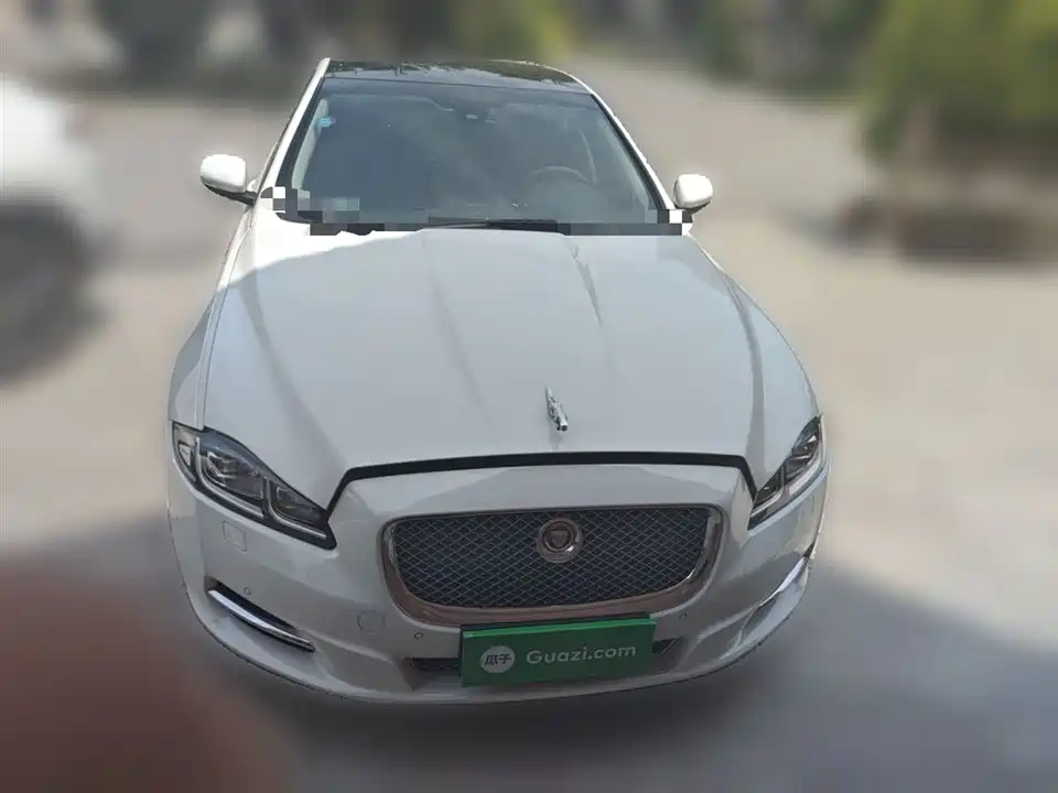 Jaguar XJ Jaguar XJ
