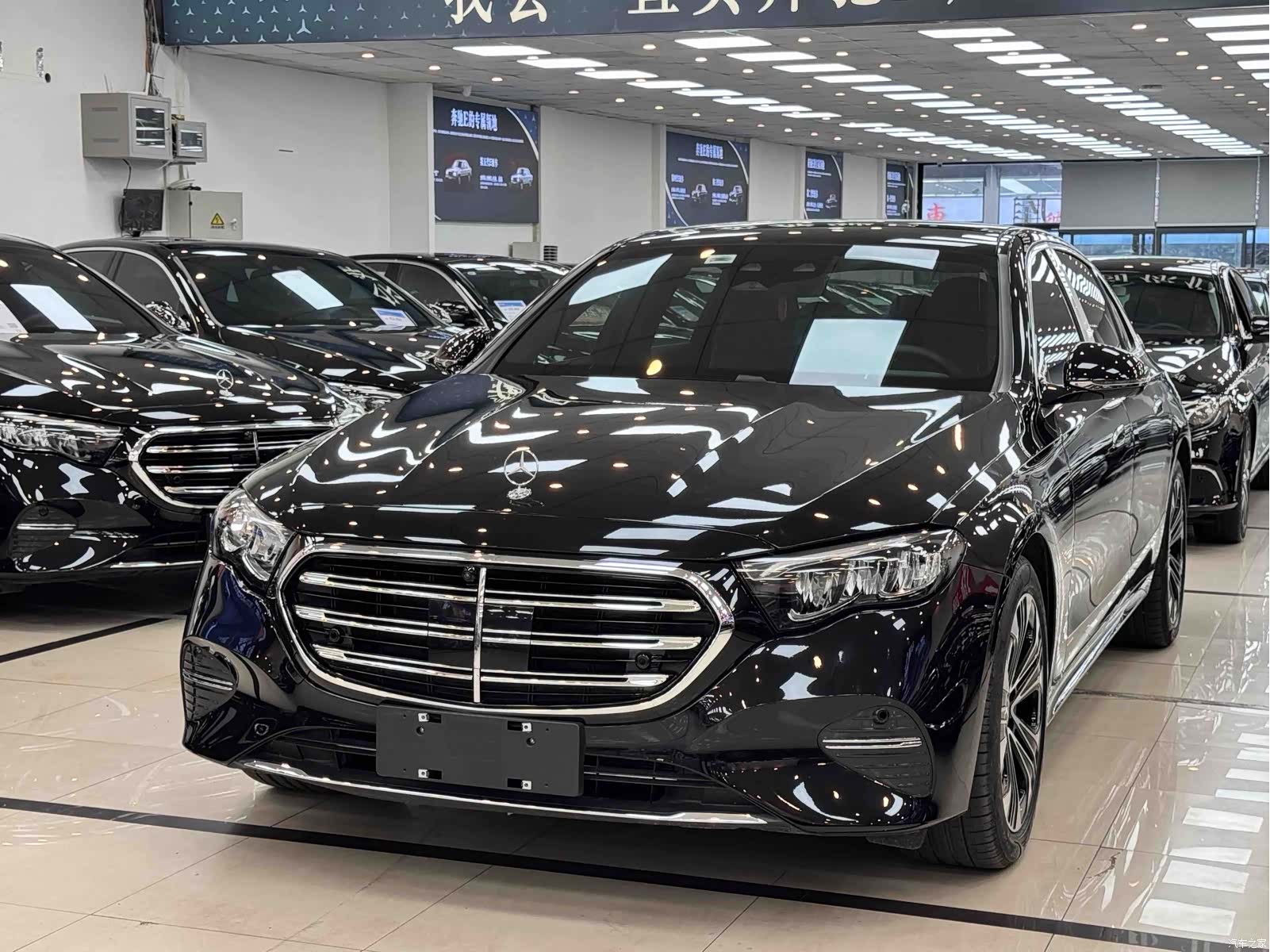 Mercedes-Benz E-Class, 2024 3