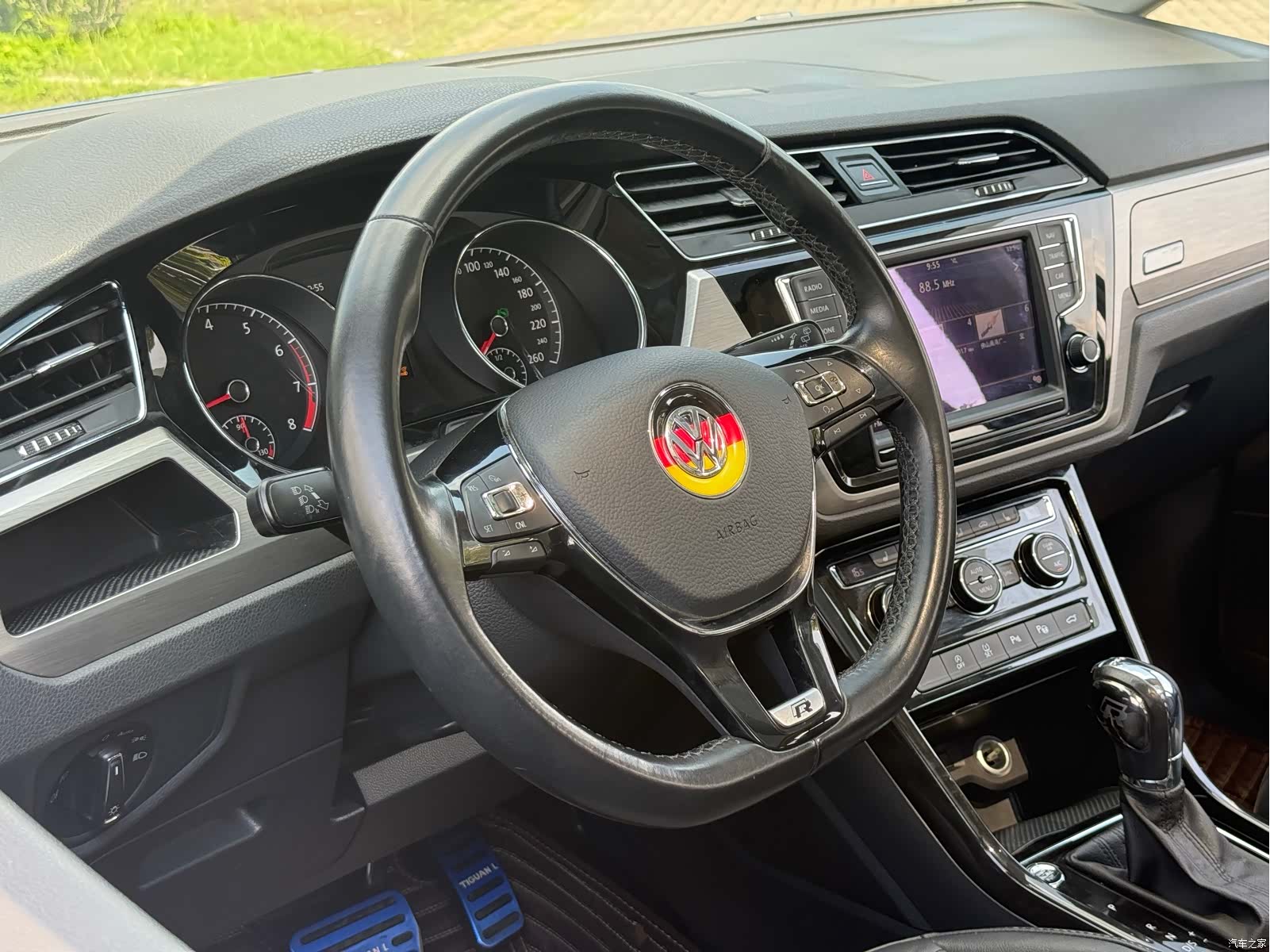 Volkswagen L, 2018 19