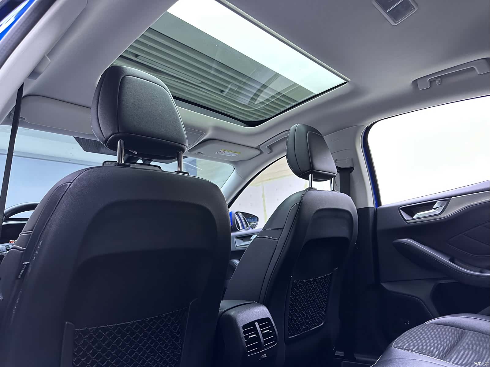 Ford Focus, 2019 12