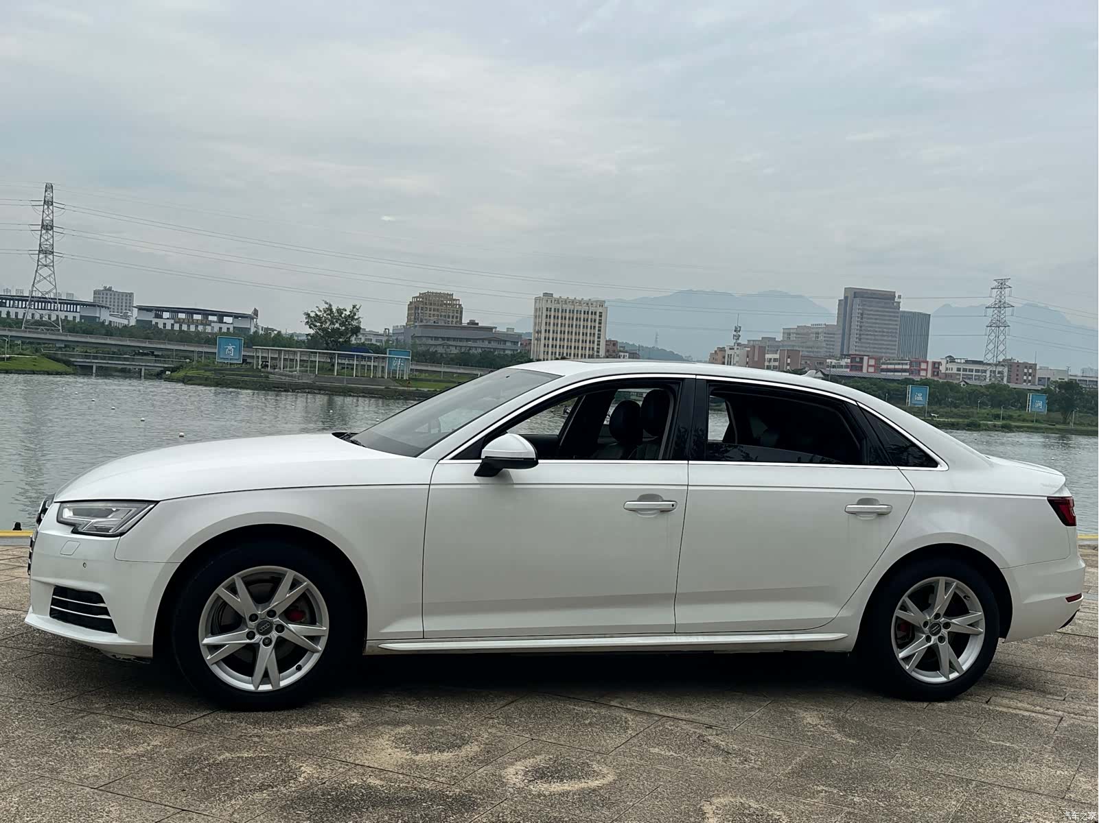 Audi A4L, 2018 7