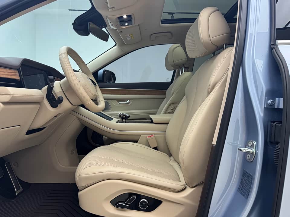 AITO Ask the world M7