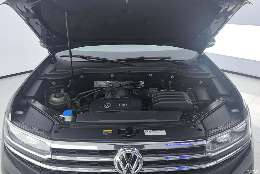 Volkswagen Teramont X, 2021 10