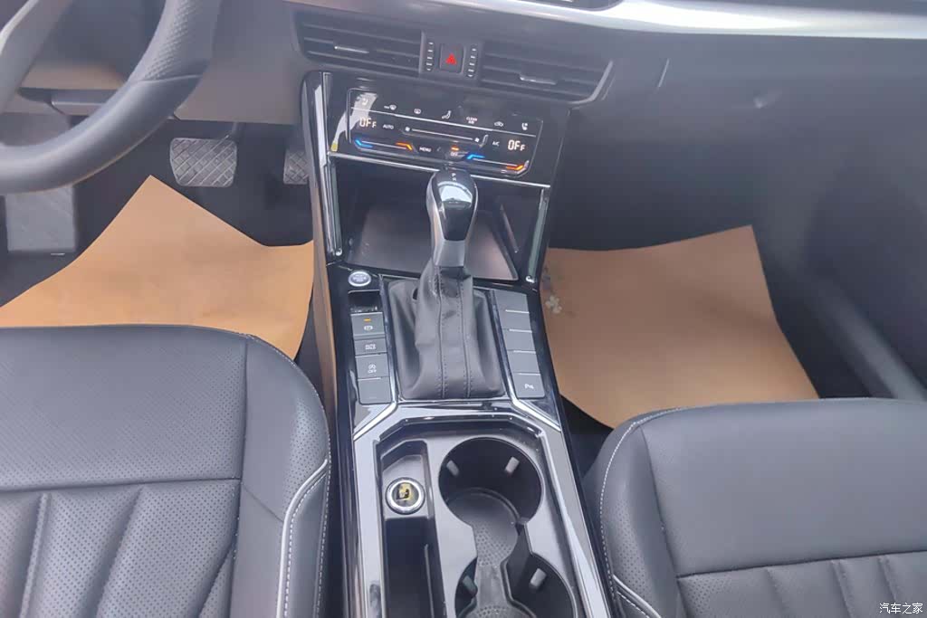 Volkswagen Passat, 2024 16