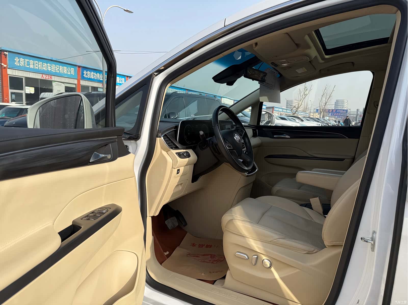 Buick GL8, 2022 4