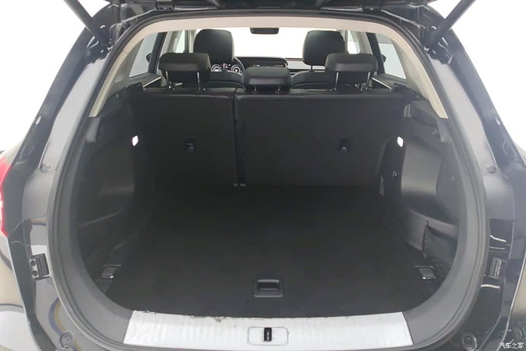 Hongqi HS5, 2022 4