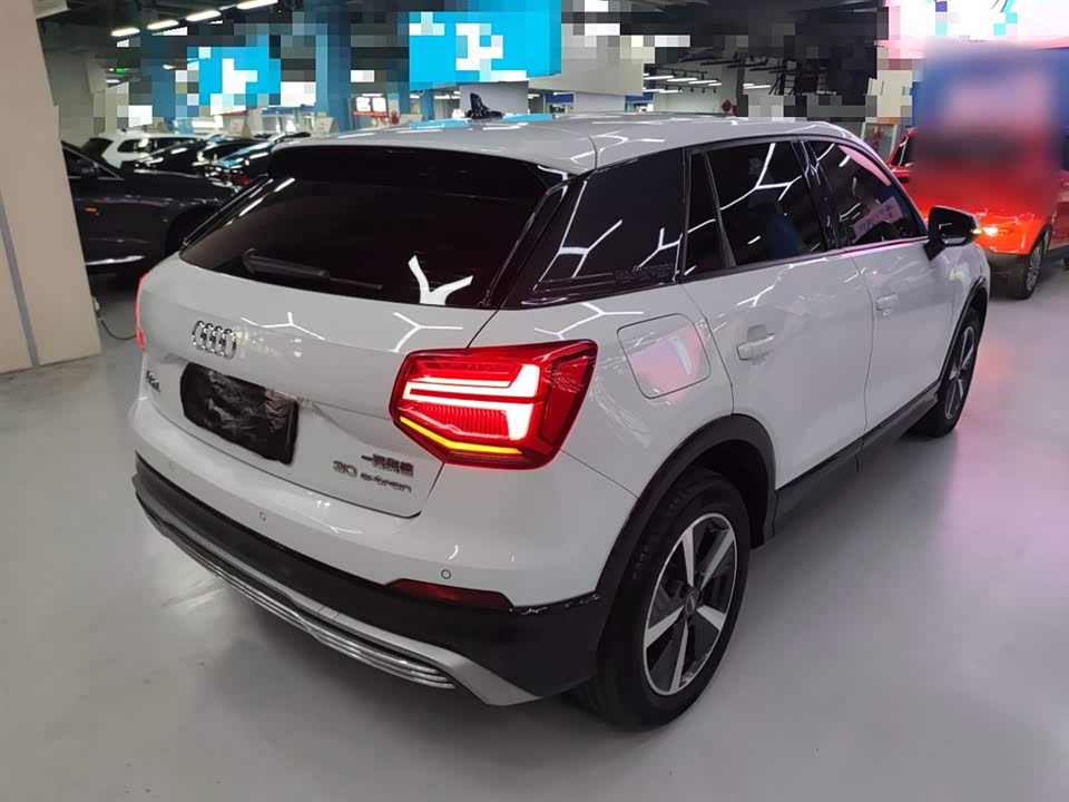 Audi Q2L