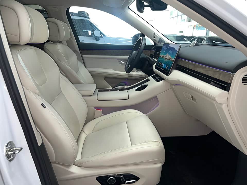 AITO Ask the world M5