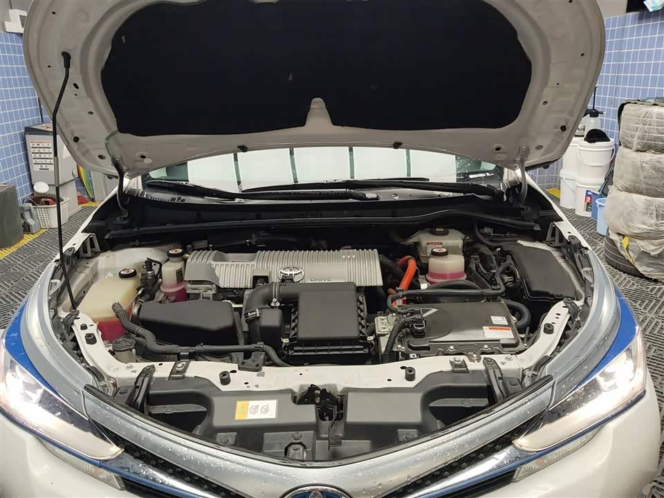Toyota Corolla dual engine E+ Toyota Corolla dual engine E+