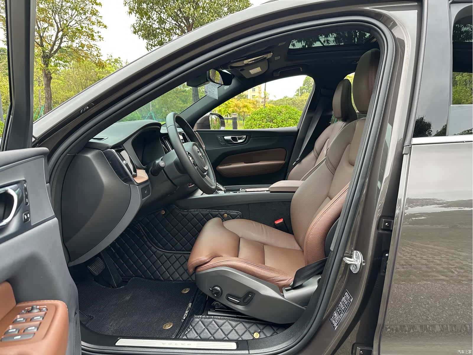 Volvo XC60, 2024 все фото