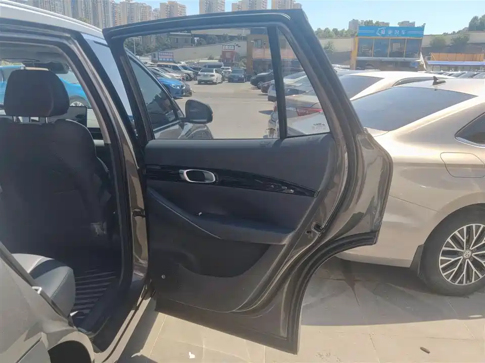 Geely Galaxy Galaxy E5