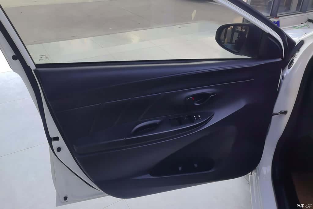 Toyota YARiS L, 2019 7