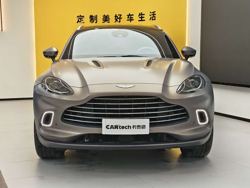 Aston Martin DBX