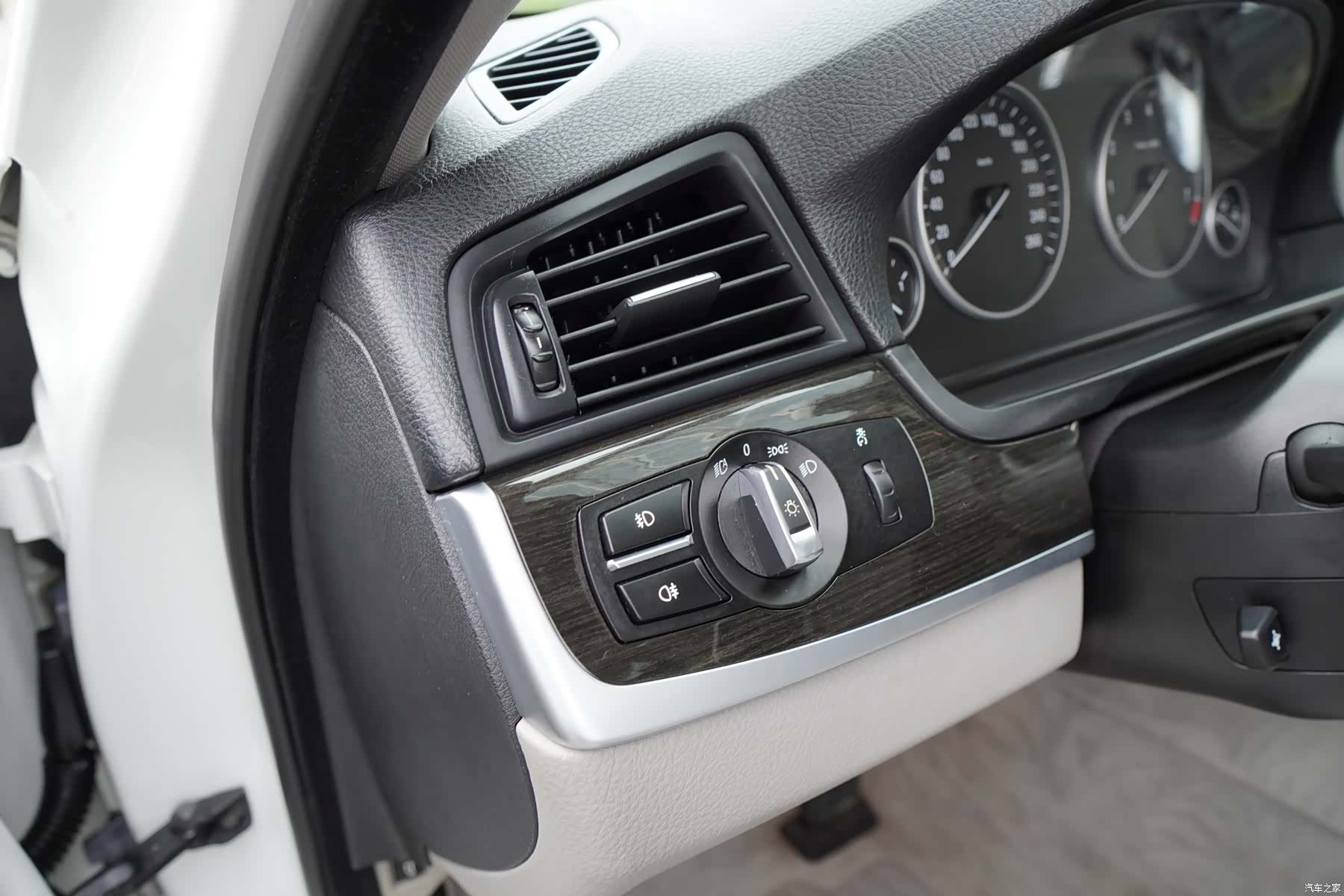 BMW 5 Series, 2012 22