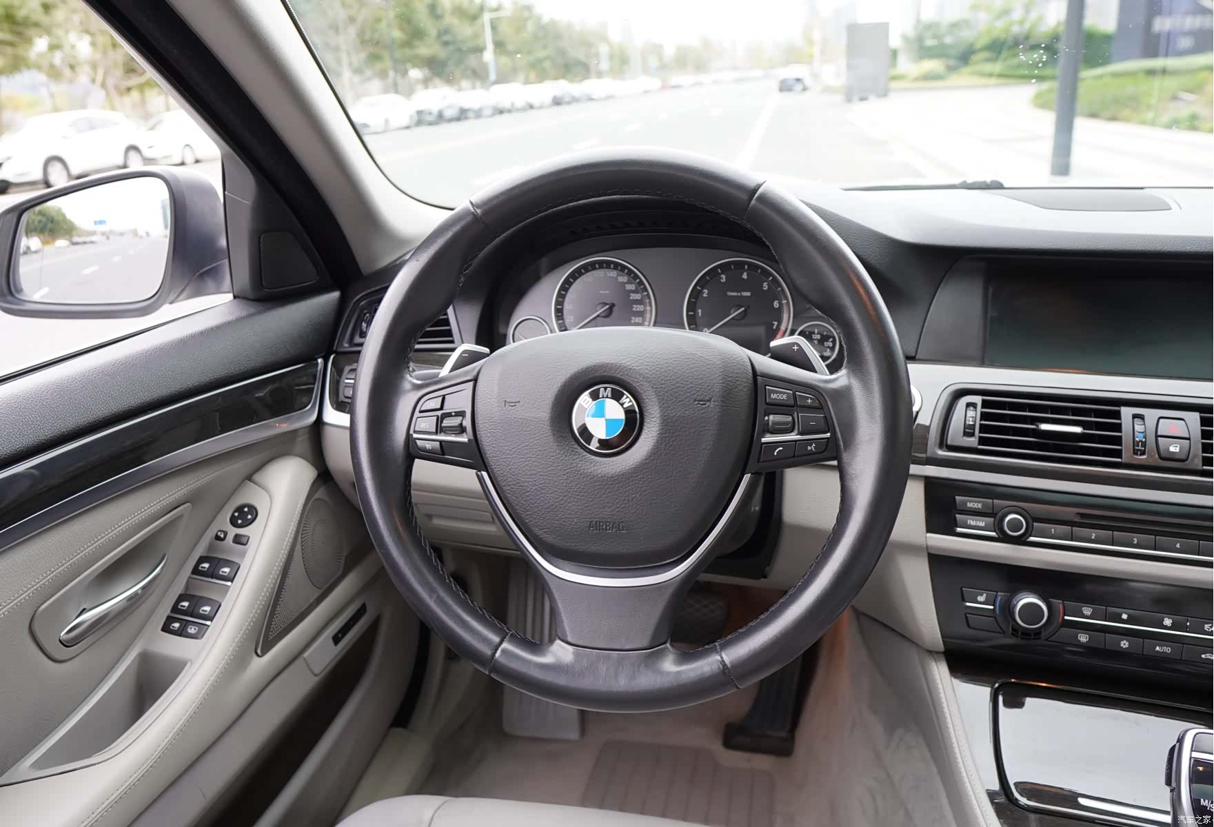 BMW 5 Series, 2012 8