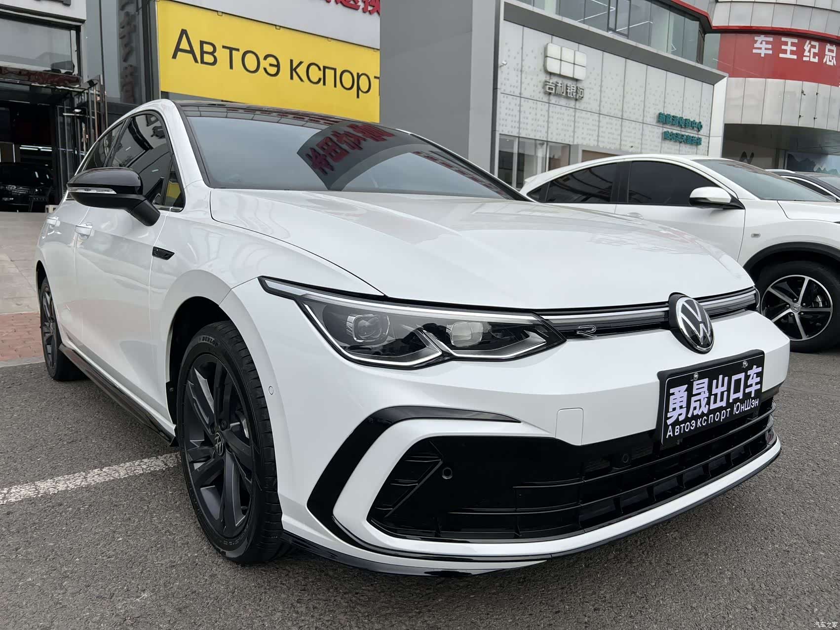 Volkswagen Golf, 2024 3