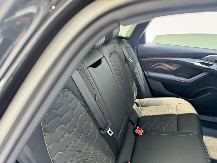 Audi A6L e-tron 2026, фото 14