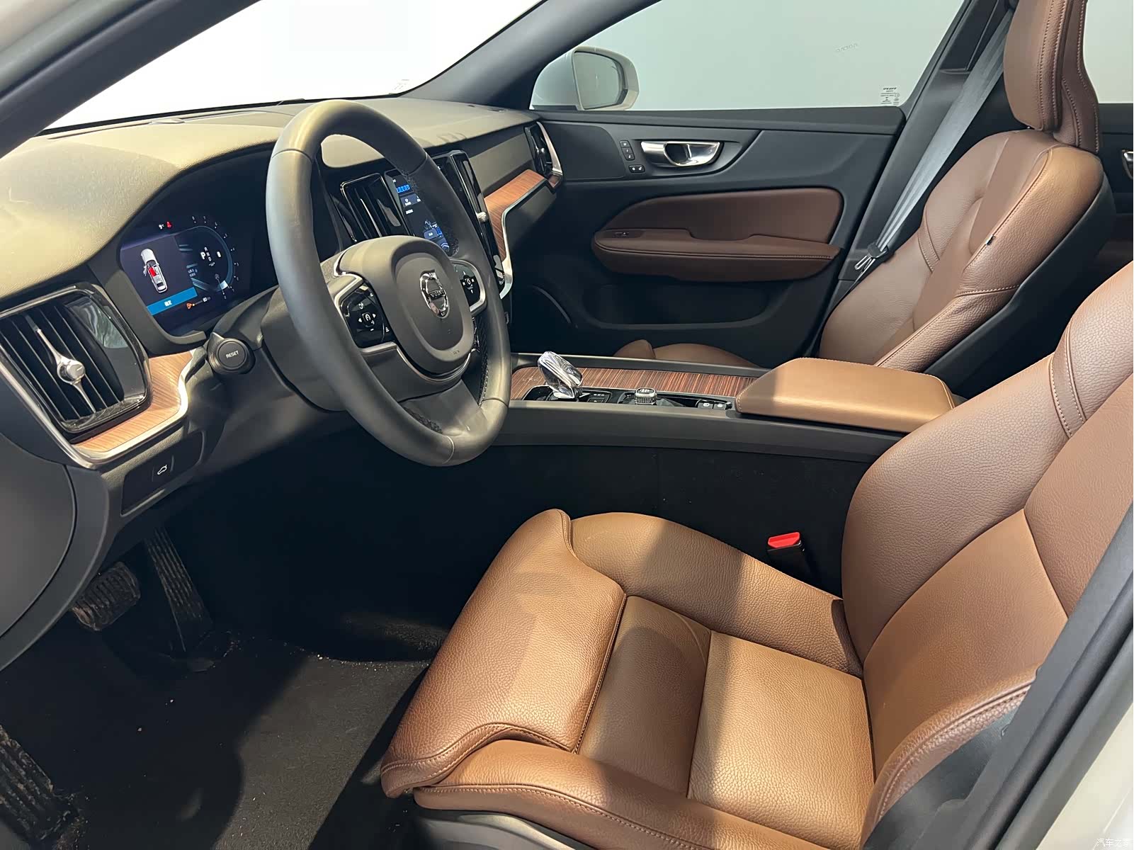 Volvo V60, 2023 9