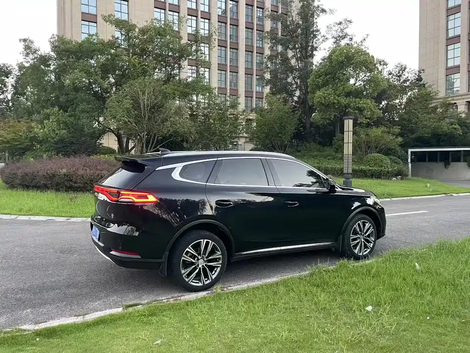 BYD Tang