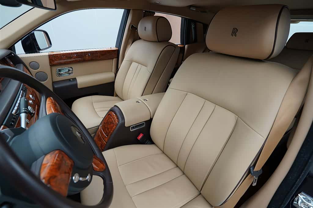Rolls-Royce Phantom, 2013 4