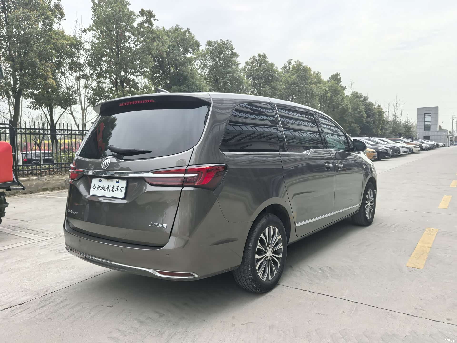 Buick GL8, 2020 10