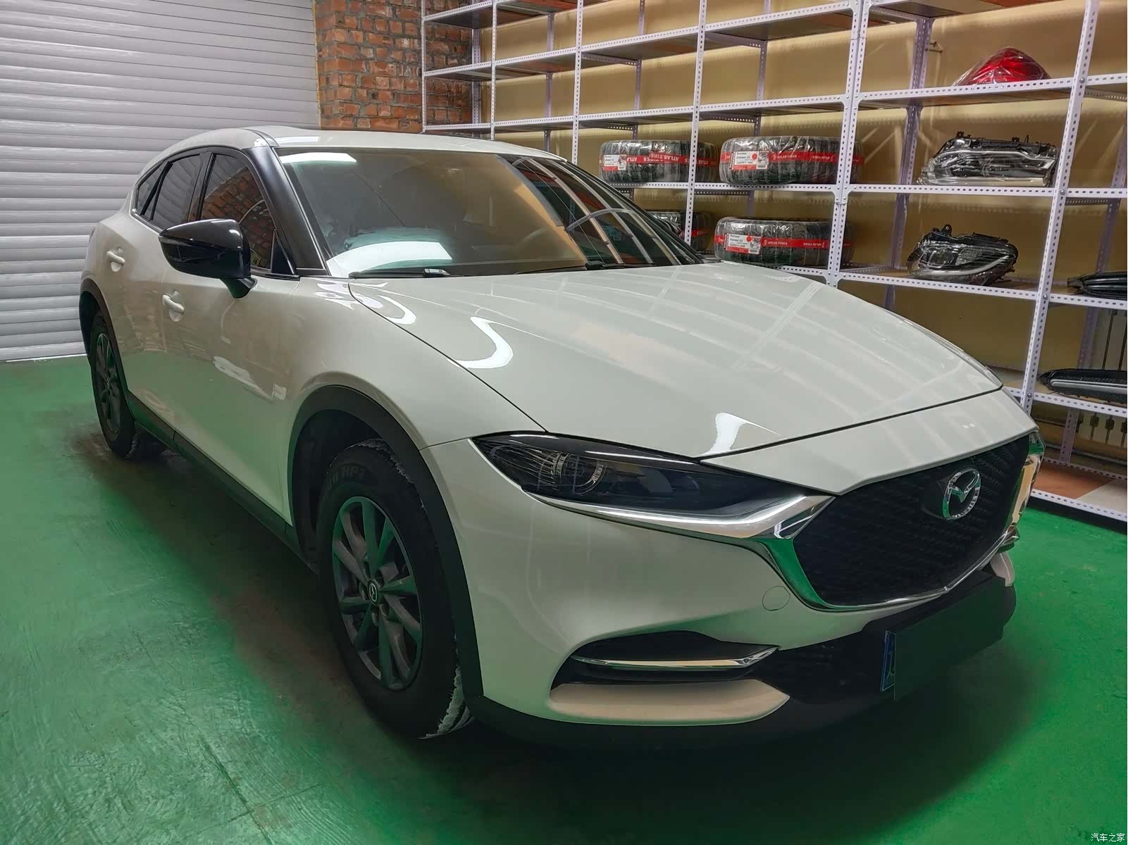Mazda CX-4, 2023 3
