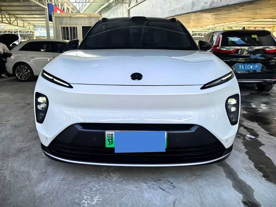 NIO ES8