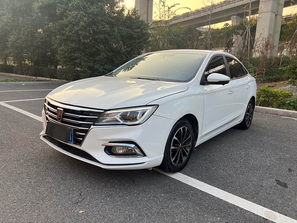 Roewe i5