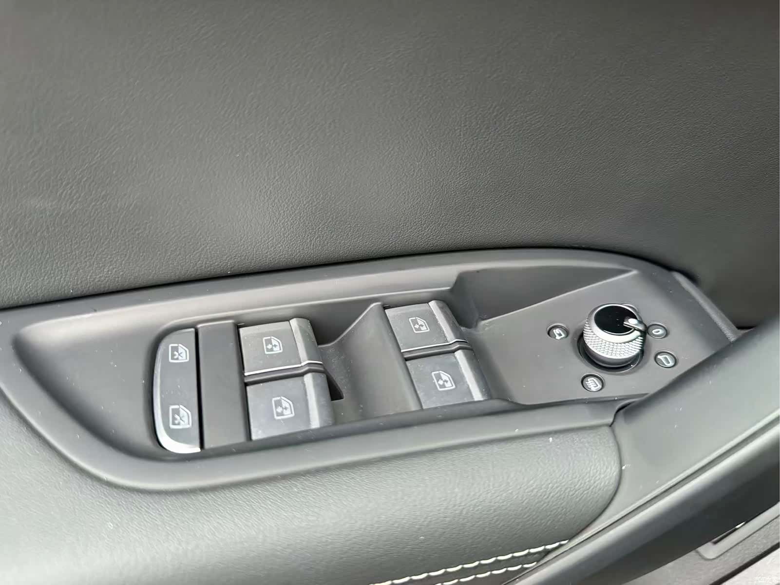 Audi Q5L, 1900 18