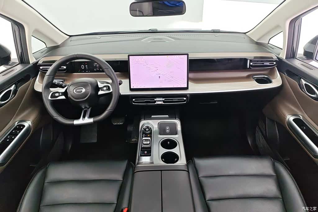 Trumpchi E8, 2025 12
