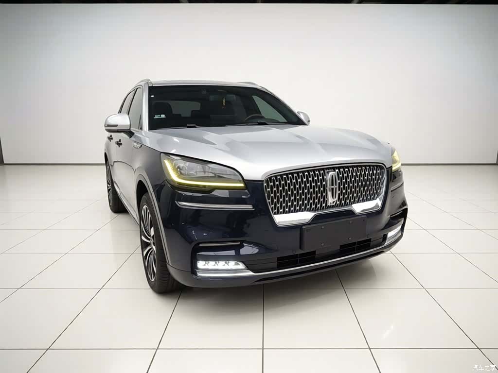 Lincoln Aviator, 2022 3