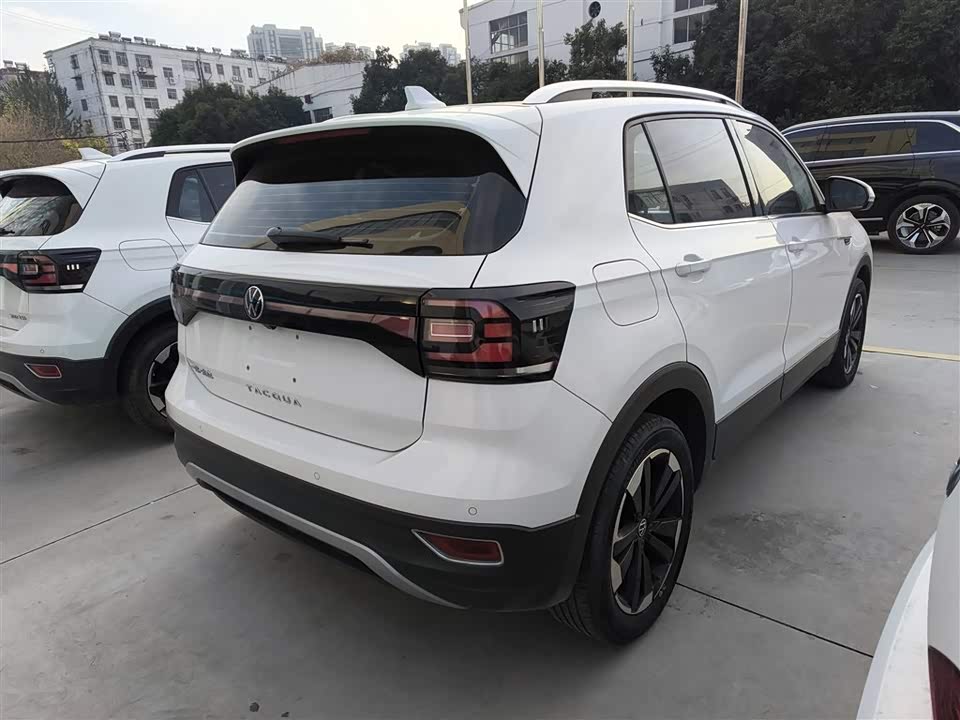 Volkswagen Exploring the shadow