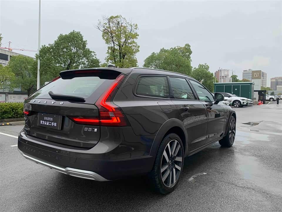 Volvo V90