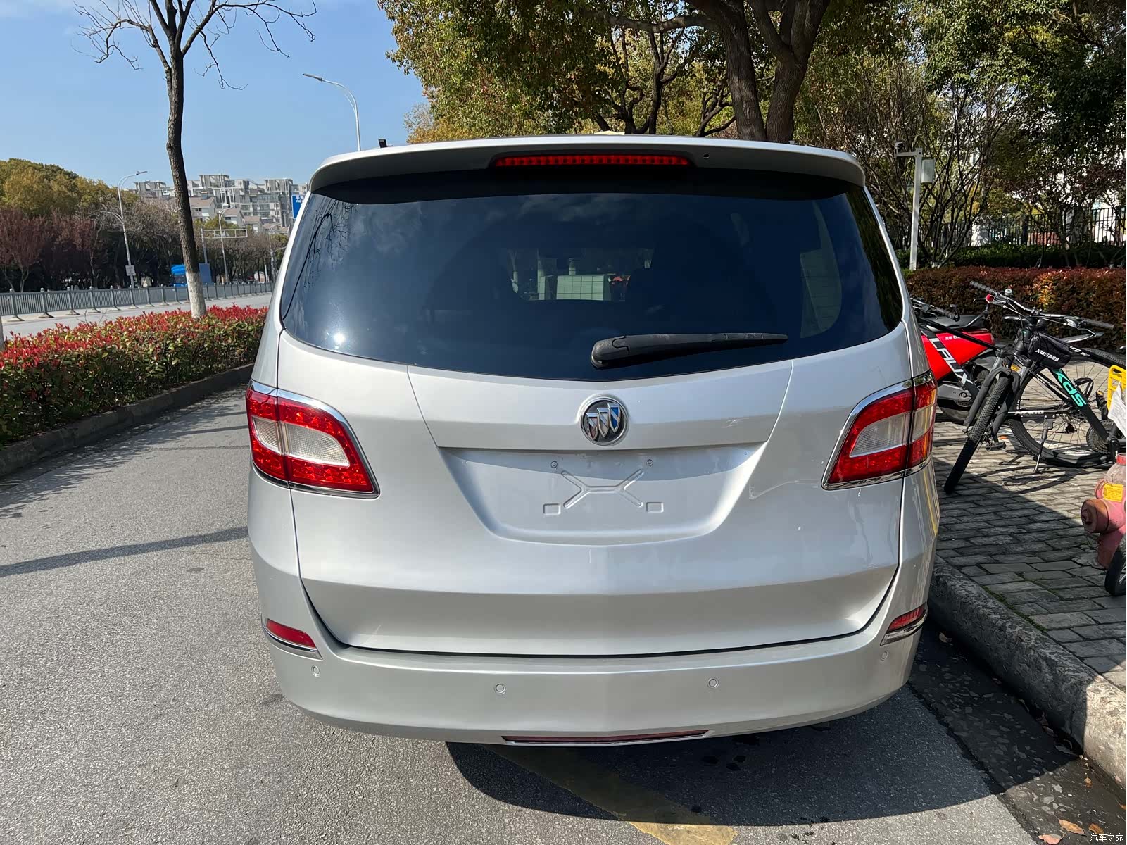 Buick GL8, 2013 6