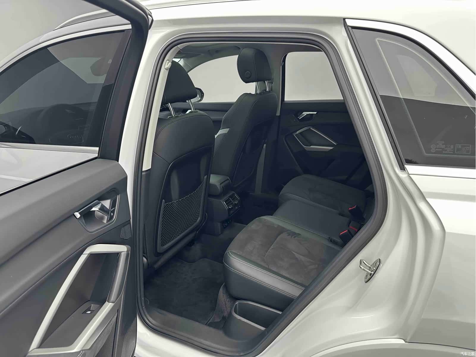 Audi Q3, 2022 12