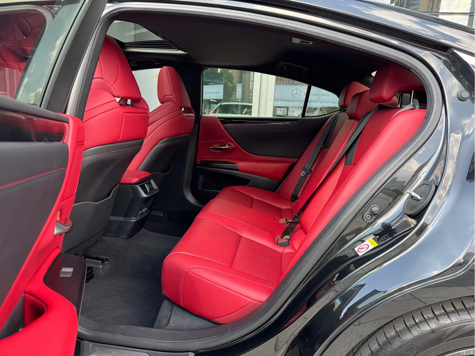 Lexus ES, 2019 9