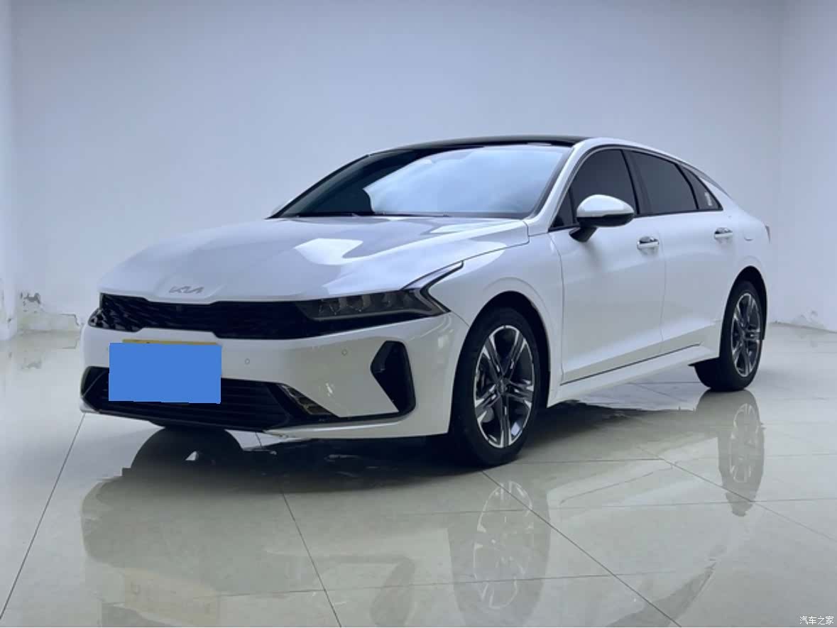 Kia K5, 2025 1