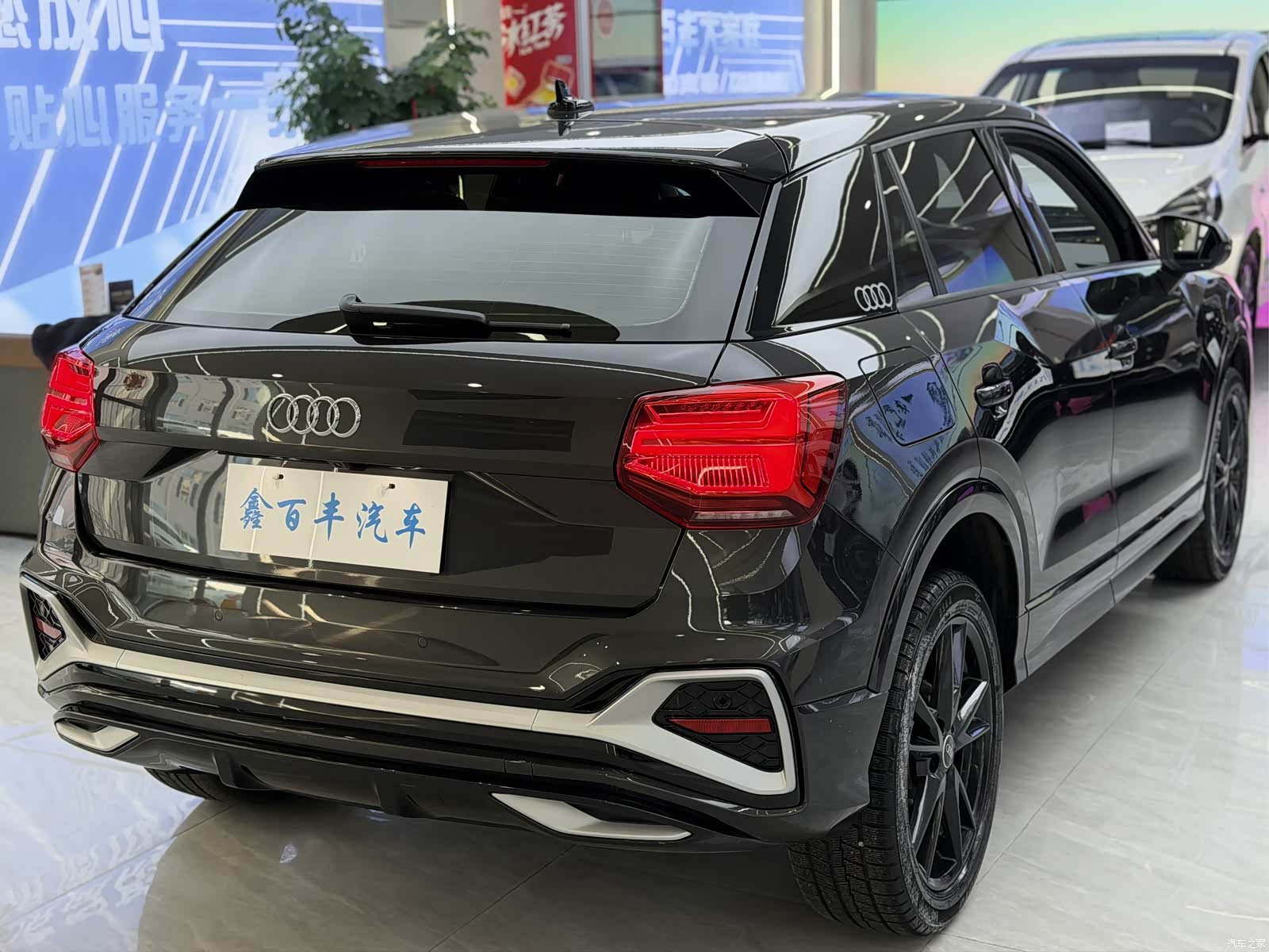 Audi Q2L, 2022 8