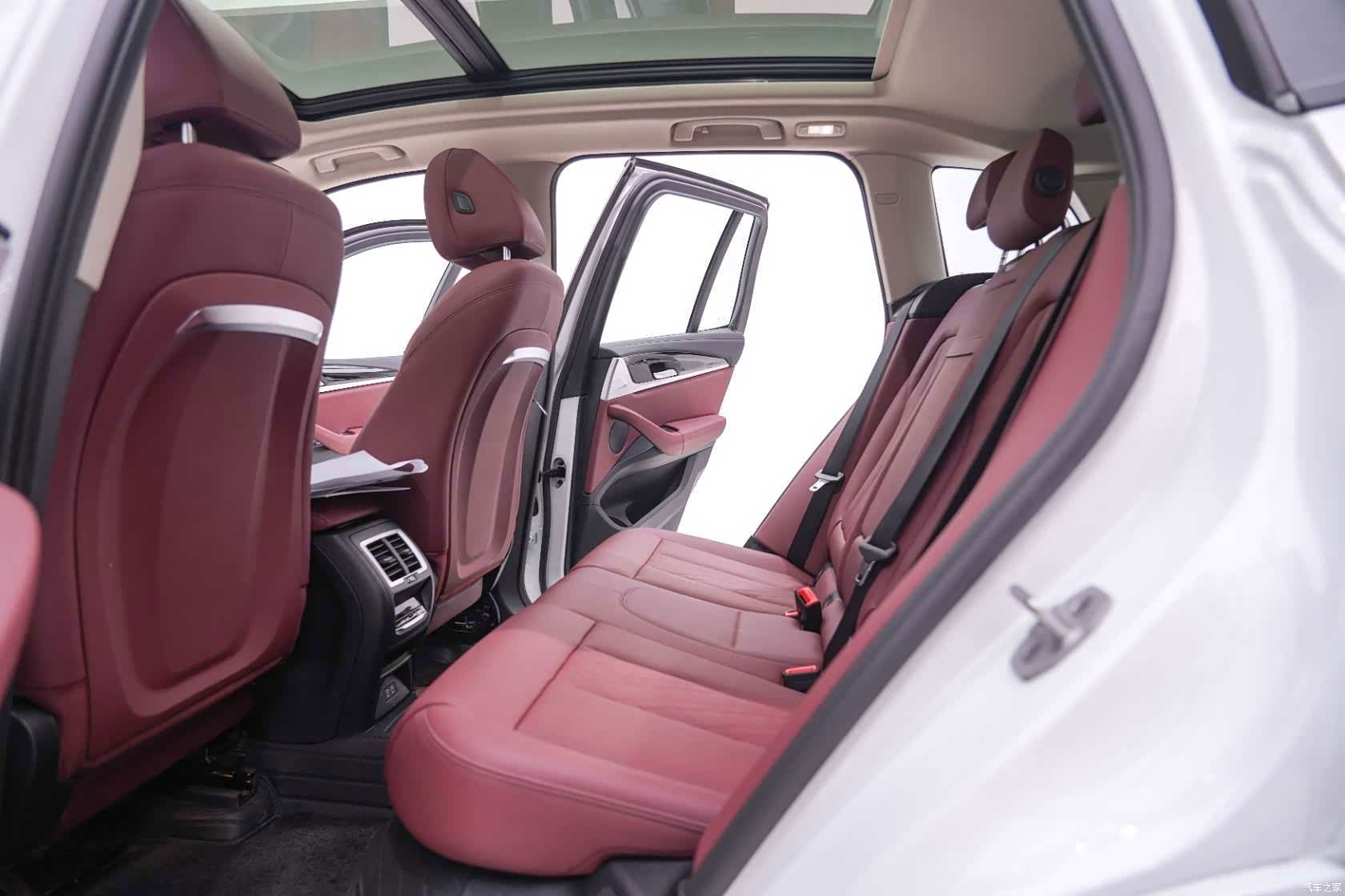 BMW iX3, 2023 22