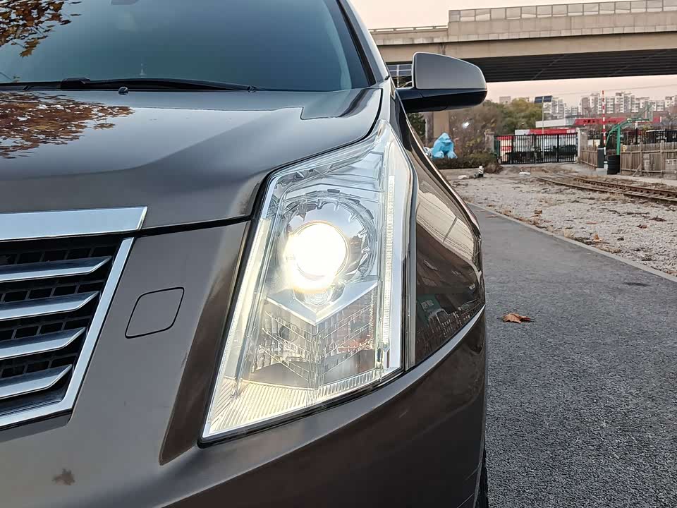Cadillac SRX