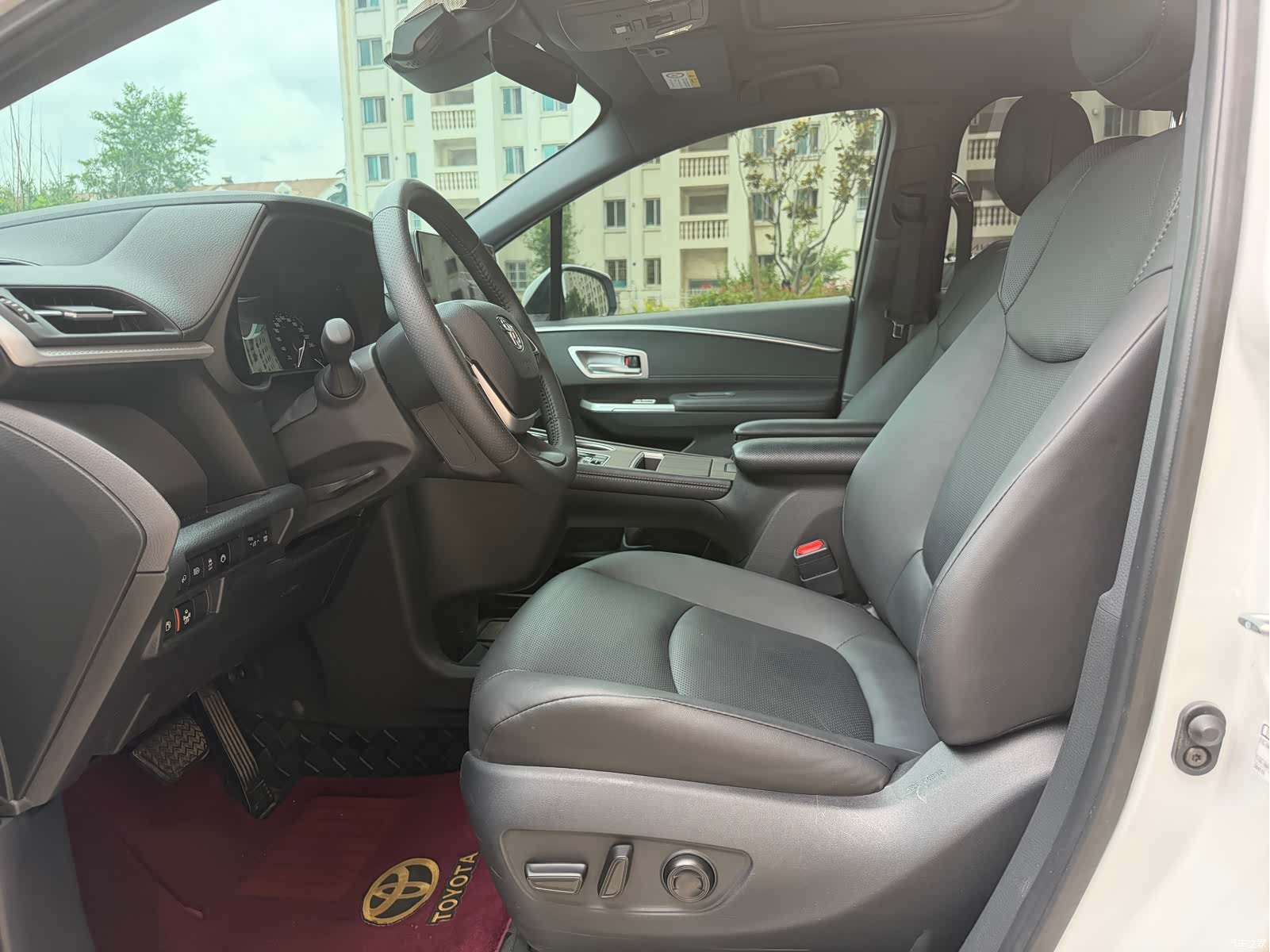 Toyota Sienna, 2025 8