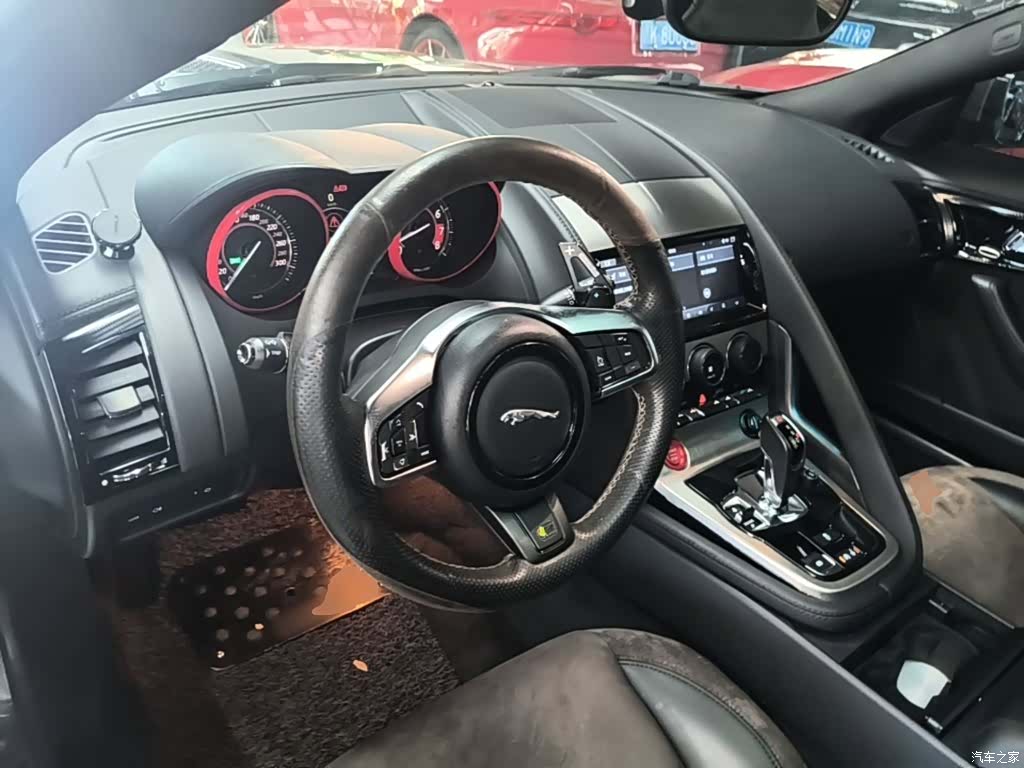 Jaguar F-TYPE, 2017 11