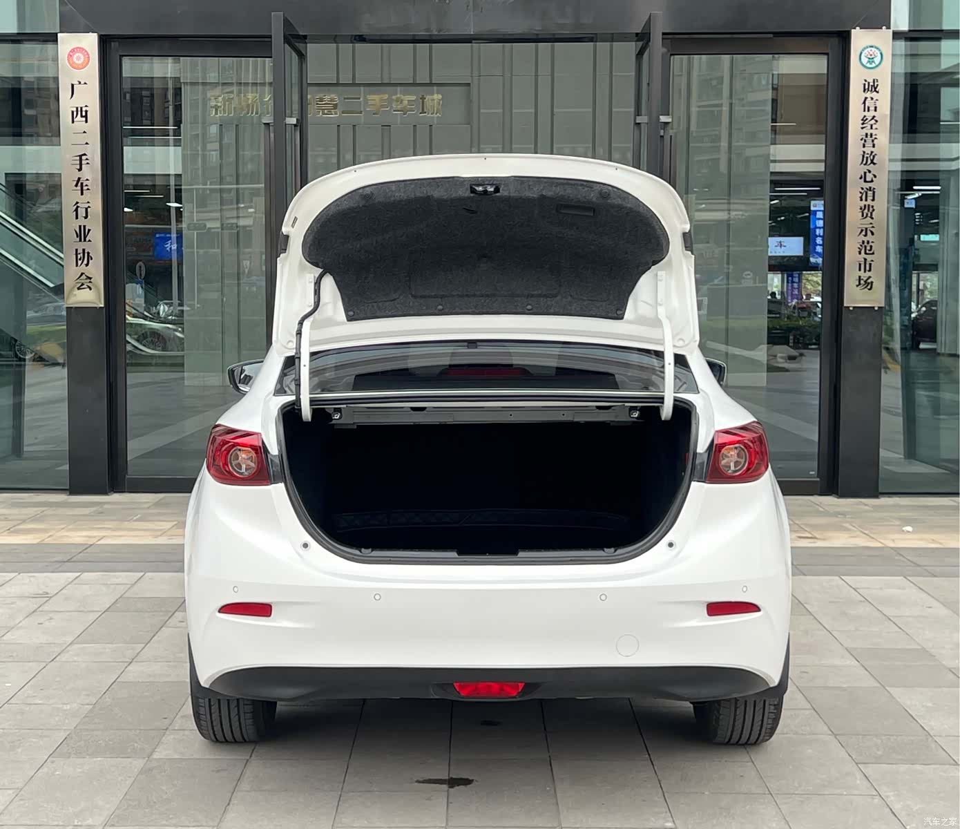 Mazda Mazda3, 2019 16