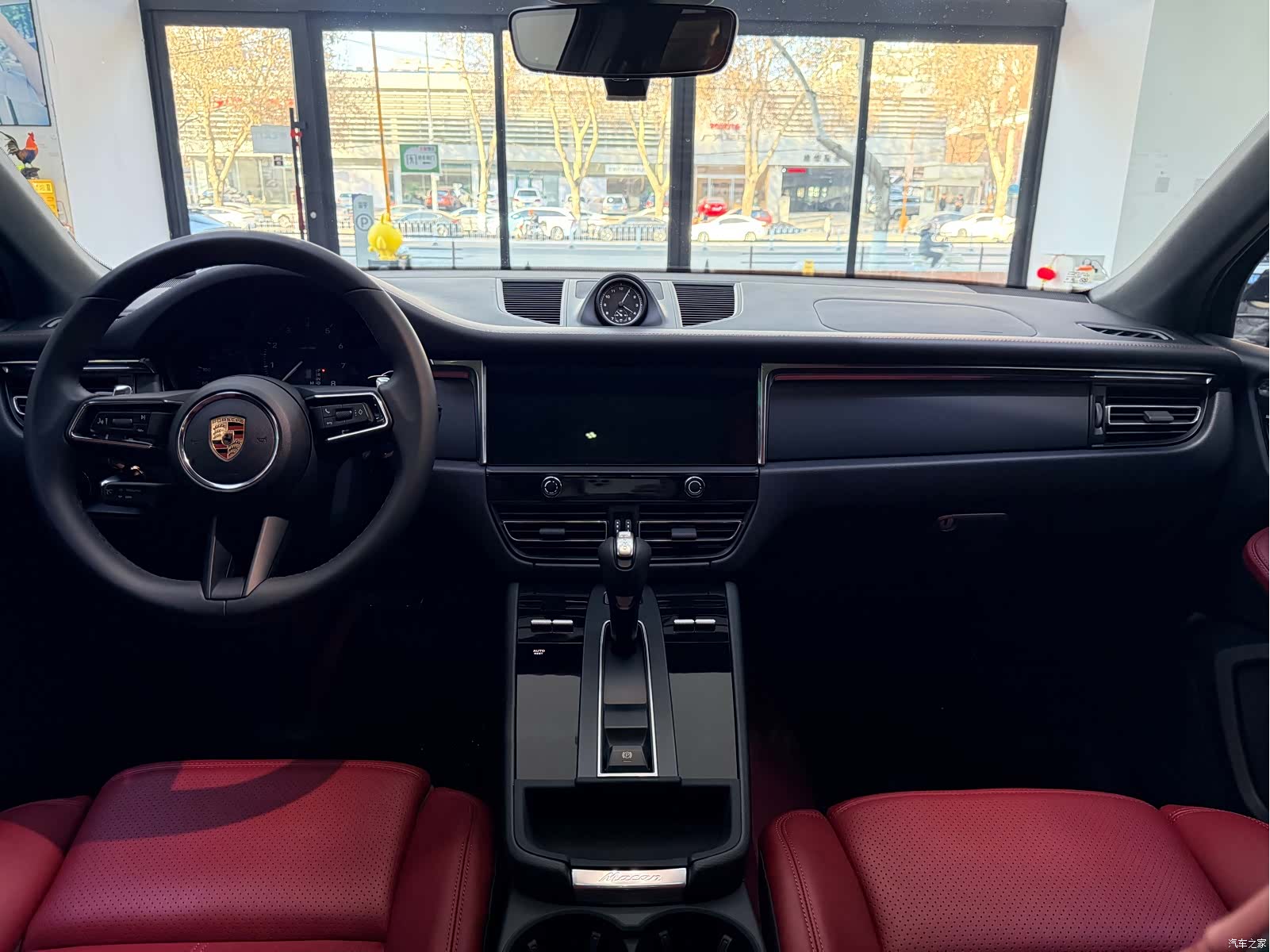 Porsche Macan, 2025 14