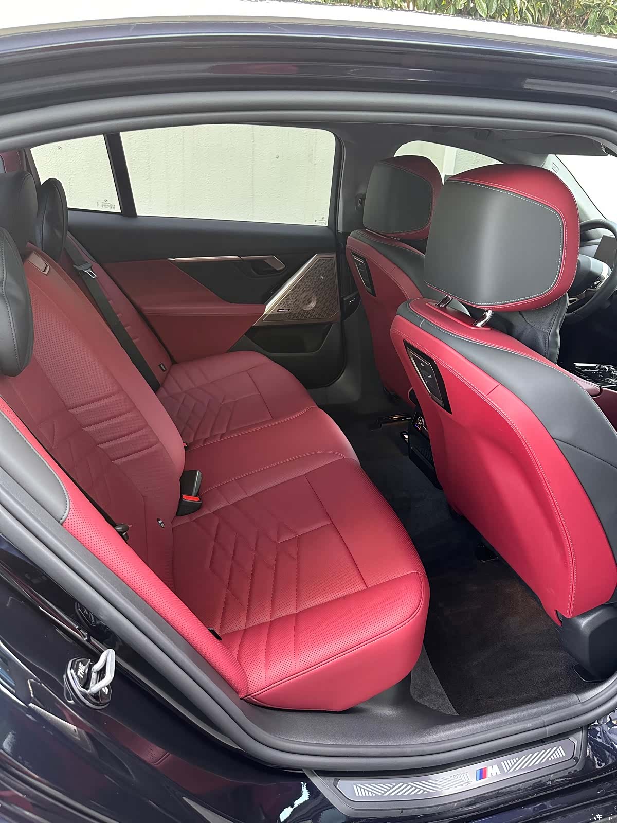 BMW 5 Series, 2025 13